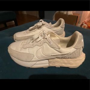 NIKE Fontanka EDGE 9.5 White/Phantom/Fossil Stone/Coconut Milk EUC